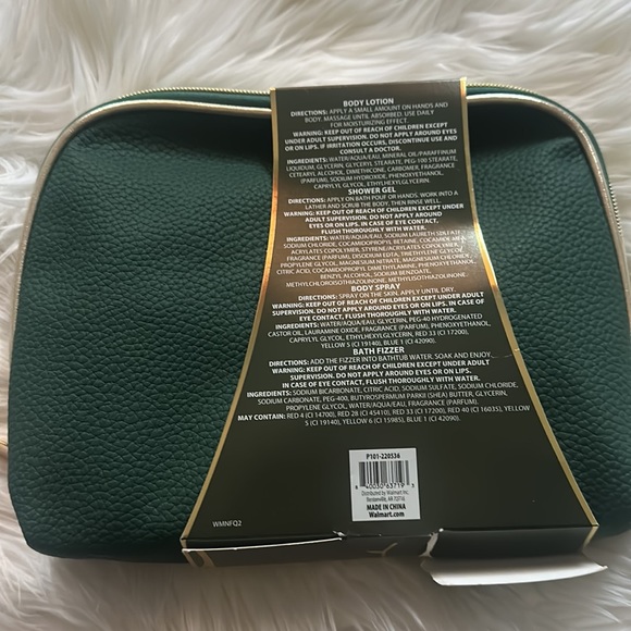 Romantic Florals 5 Piece Bath Set with Green Bag - Picture 2 of 2